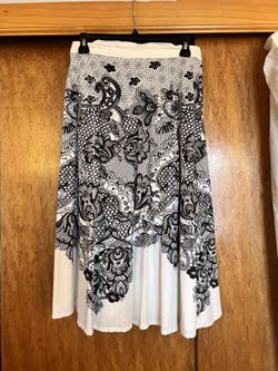 Woman’s Skirt Size S