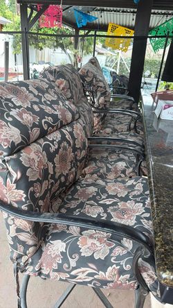 4 Metal high chairs