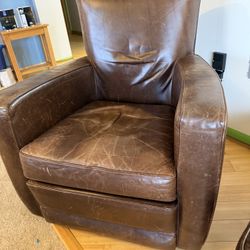 Room & Board Swiveling Club Chair With Matching Ottoman 