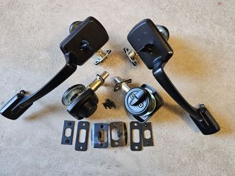 2 Kwikset Door Handles With Deadbolts