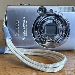 Canon PowerShot SD800 ELPH IS 7.1MP IXUS Compact Digital Camera Silver