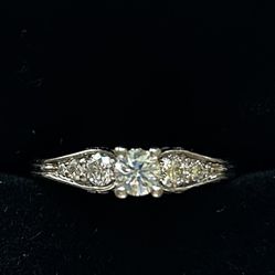 14kt White Gold Ladies Diamond Ring