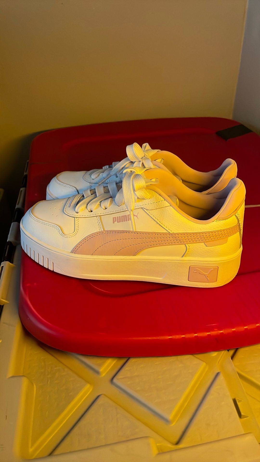 Women’s Puma shoes Size 6.5