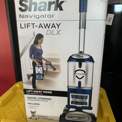Shark Navigator Lift Away Deluxe