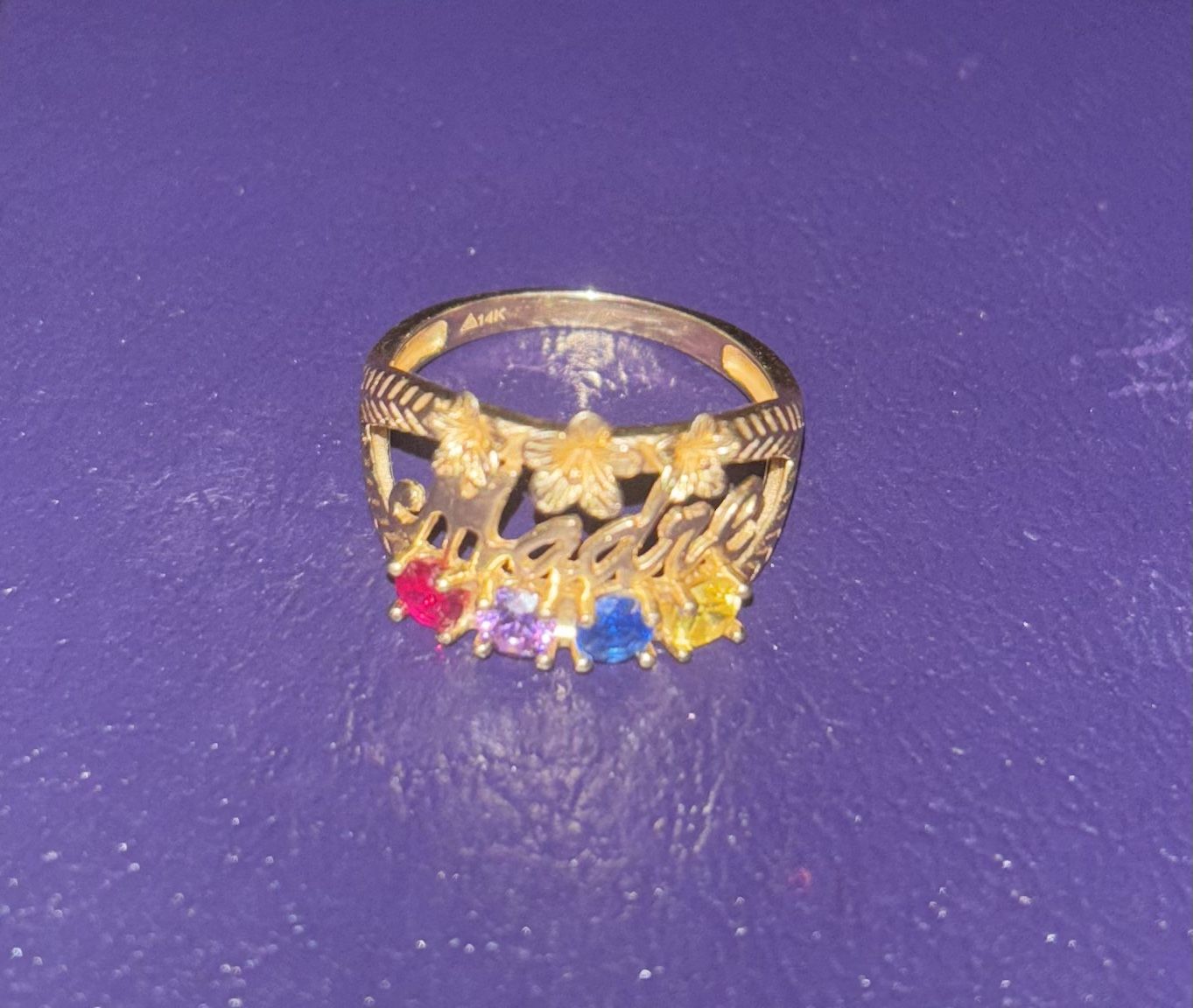 14kt Gold Ring (Madre) Meaning Mother Un Spanish