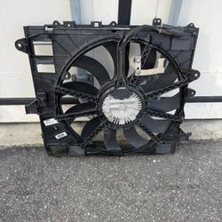 2016-2024 CHEVY CAMARO SS 6.2 L Engine Cooling Radiator Fan OEM