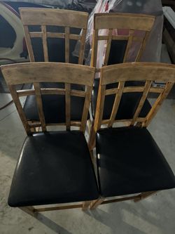 4 Chairs For Sale Kitchen table