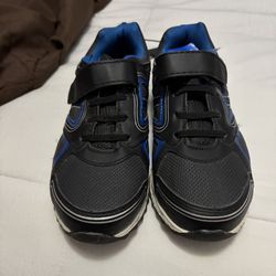 Boys sneakers