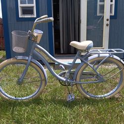 Huffy 26-inch Deluxe cruiser bike! 