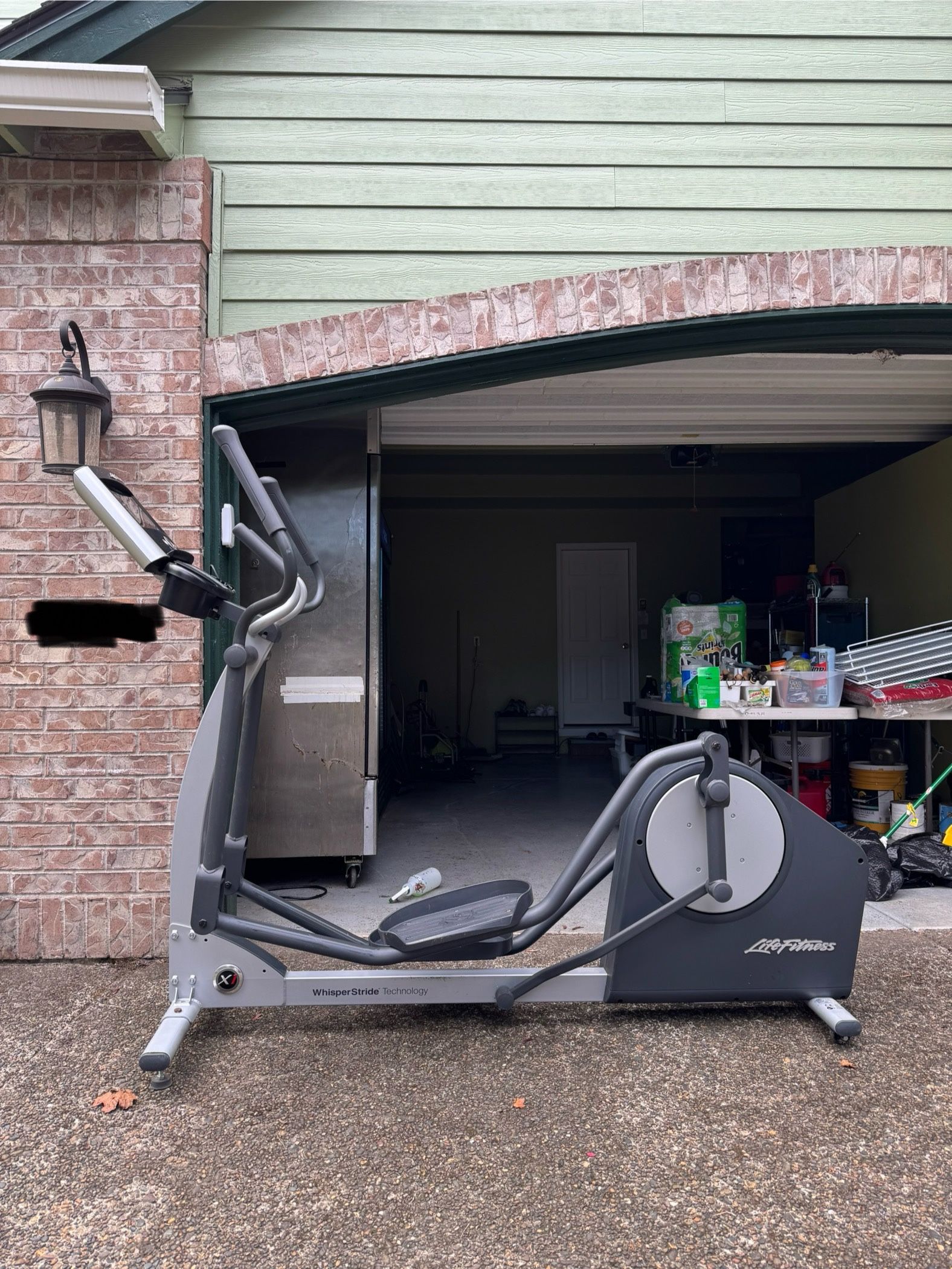 E1 Elliptical Cross-Trainer