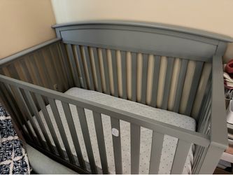 Graco Crib and Mattress