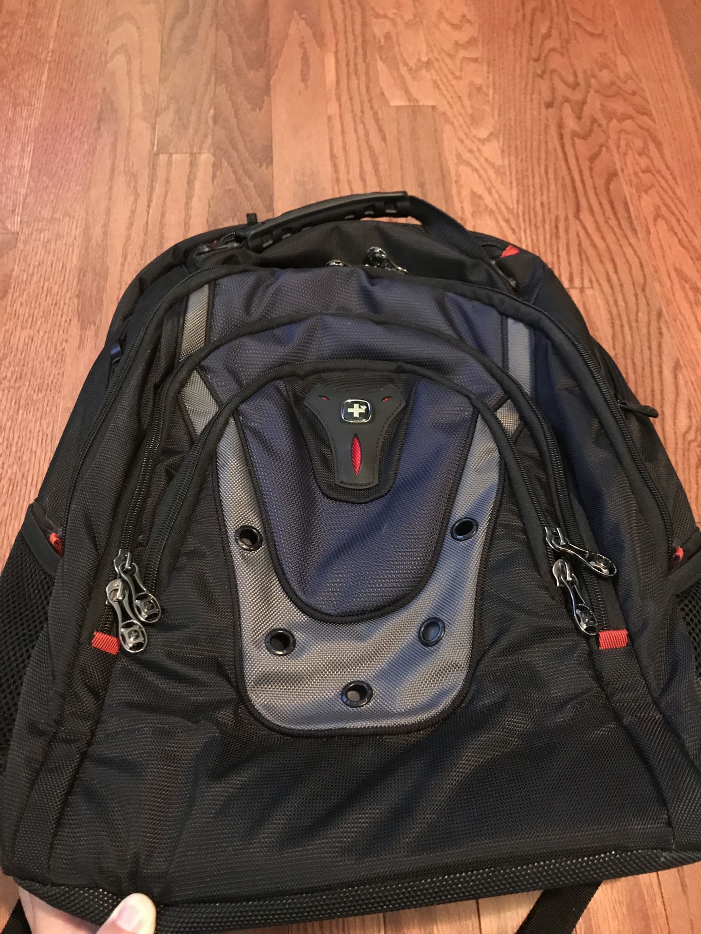SwissGear Wenger Ibex 17" Notebook Hiking Back Padding College Backpack Black