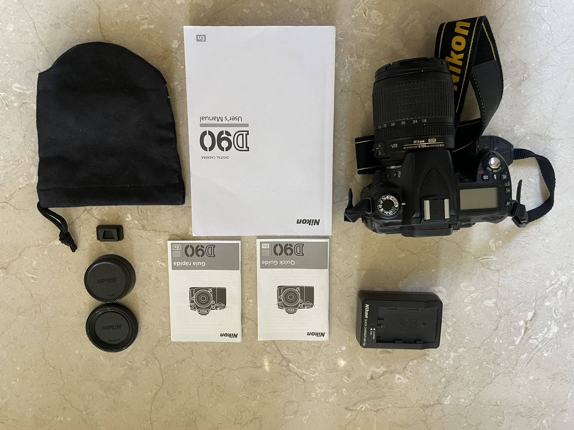 Nikon D90 DSLR Camera with Incase Camera Bag