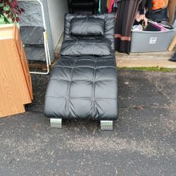 Leather Lounge Chair 