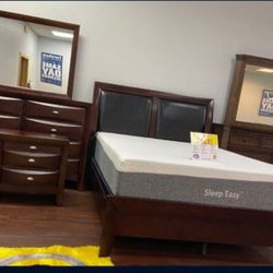 *Summer Closeout Sale!!!*---Vintage Emily Merlot Queen Bedroom Sets---Limited Inventory!!!---Delivery And Financing🫡