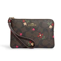 COACH CORNER ZIP WRISTLET IN SIGNATURE CANVAS WITH HEART PETAL PRINT GOLD/BROWN MULTI