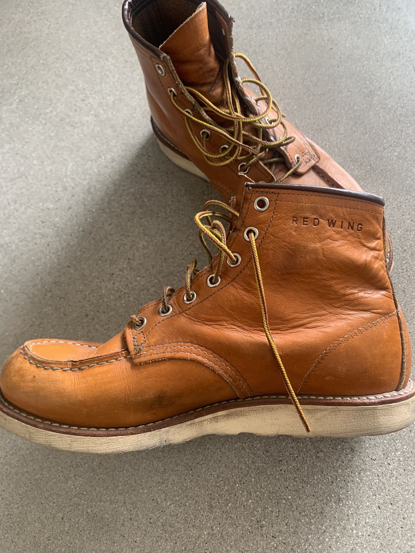 Red Wing Gold Russet Sequoia Red Wing 9875 Irish Setter Moc Toe