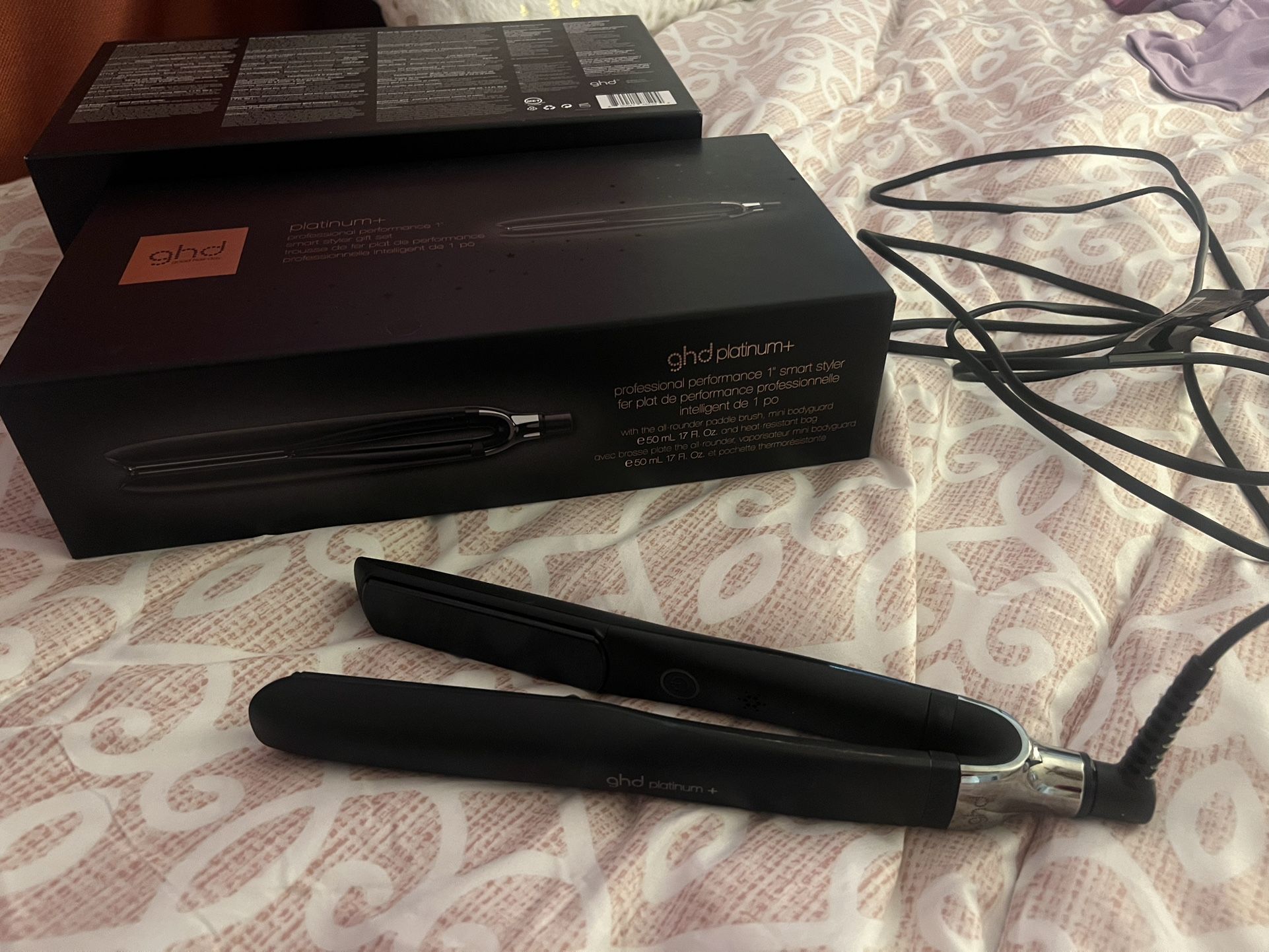 GHD Platinum plus Straightener / Flat Iron Black Only Used A Couple Times Still Have Box