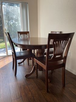 Dining Room Table (5 Chairs)