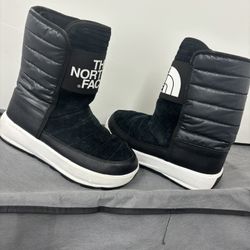 Women’s North Face boots $75 Size 8.5