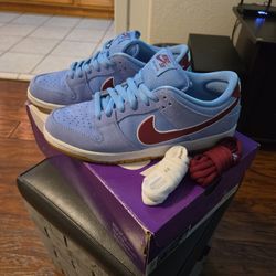 Nike SB - size 9.5 US