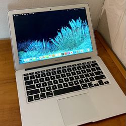Apple MacBook Air 13” I5/8GB/256GB SSD $180