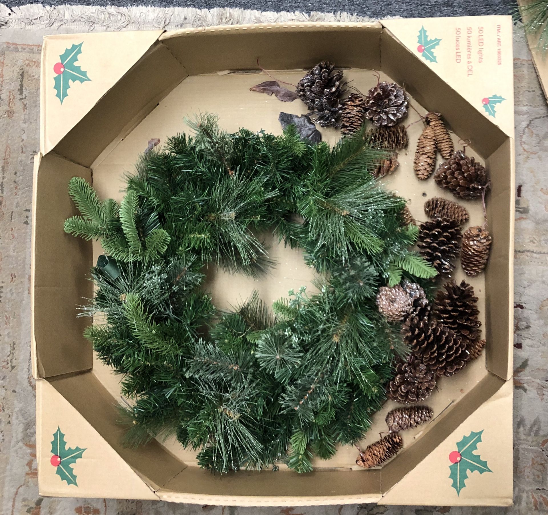 New Christmas wreath with pinecones decoration size 19”