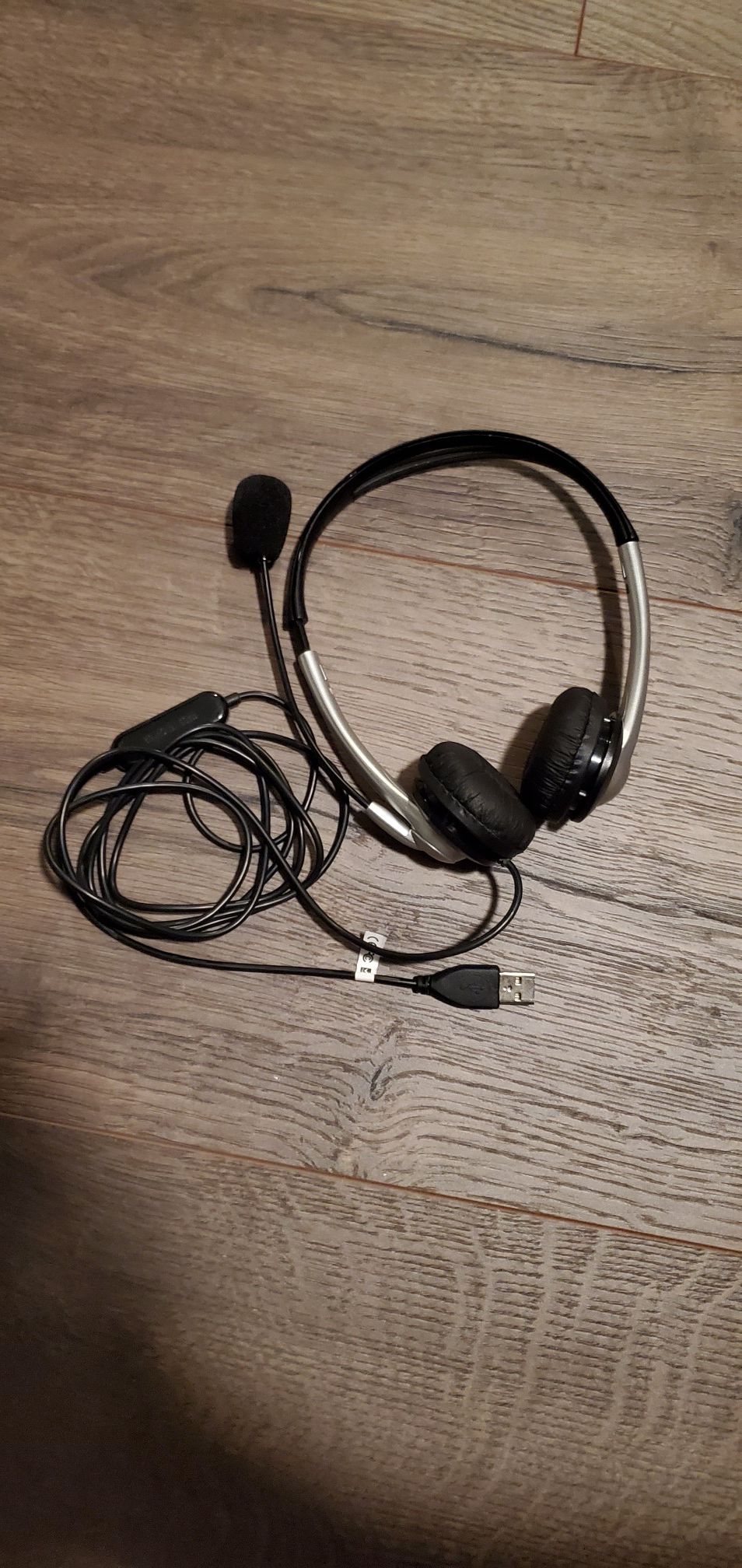 Lightweight USB Headset with Microphone