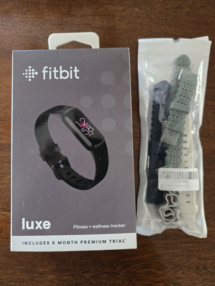 Fitbit Luxe With 6 Replacement Bracelets