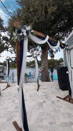 Arch with Drapes and Ties decor included
