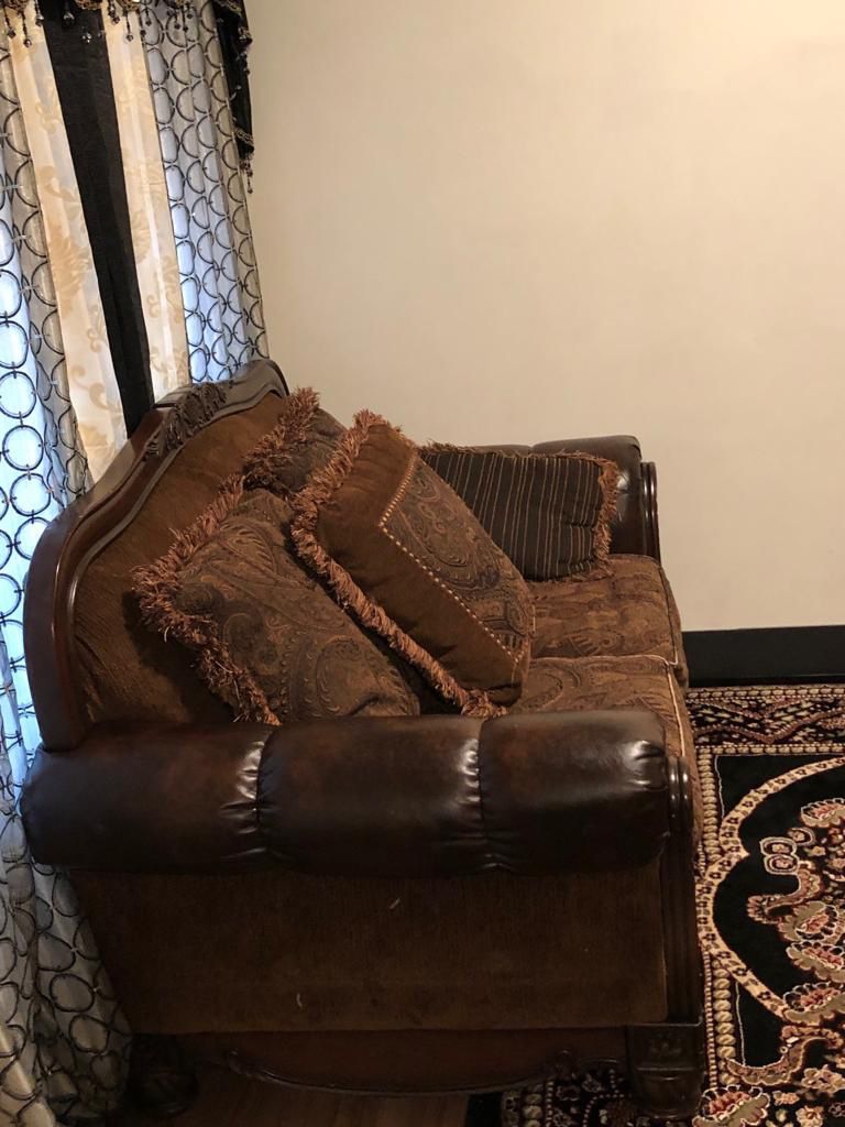 2 pairs of sofa seat,excellent condition
