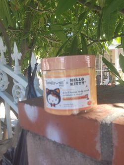 Creme shop hello kitty body scrub