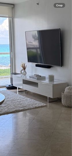Axel white TV Stand 78’