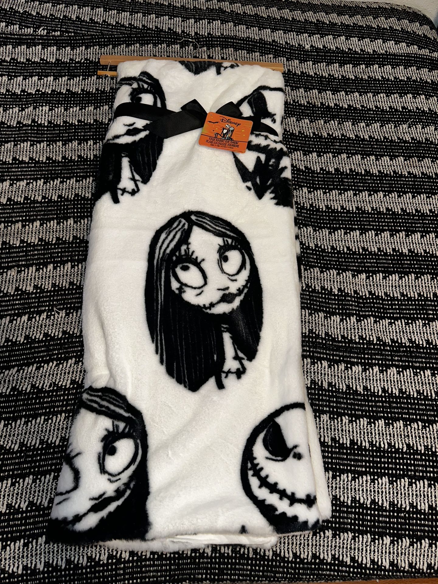 Disney Viral The Nightmare Before Christmas Sally & Jack Throw Blanket