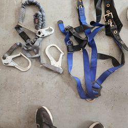 Fall Protection Harness With Lanyard 