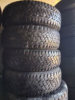 Set. 235 75 15. Goodyear Wrabgler