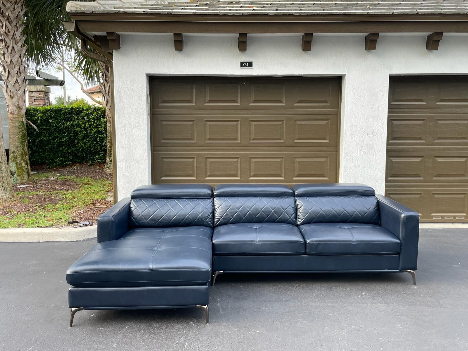 Sectional Couch/Sofa - Navy Blue - Sofia Vergara - Delivery Available 🚛