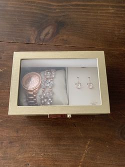 New Watch/and Bracelet with Earrings 