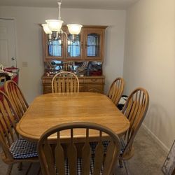 Dining Table  w/ 2 leaves