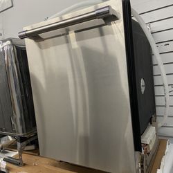 Thermador Stainless Steel Emerald Series Dishwasher 