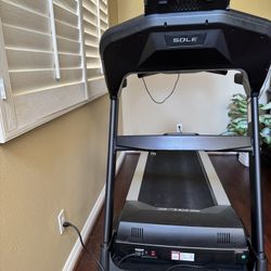 Treadmill- SOLE F80  model