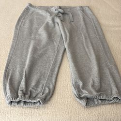 Women’s Capris Size Large
