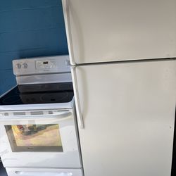 nevera y stufa para apartamento.