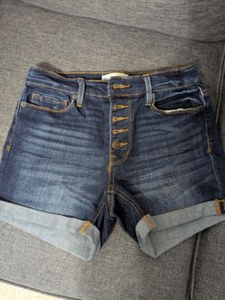 Women's denim shorts size 7