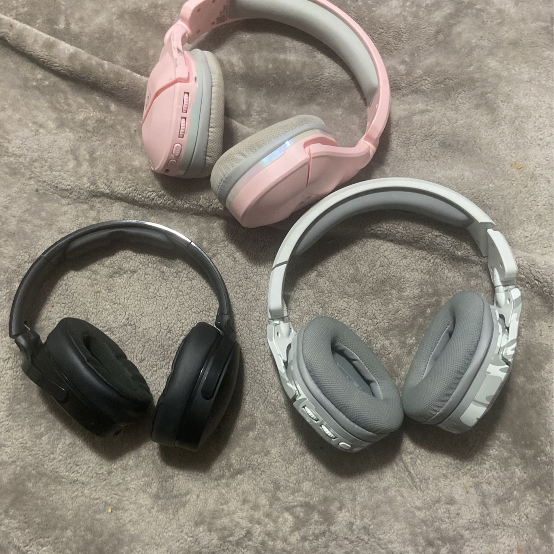 2 Headsets And Headphones 