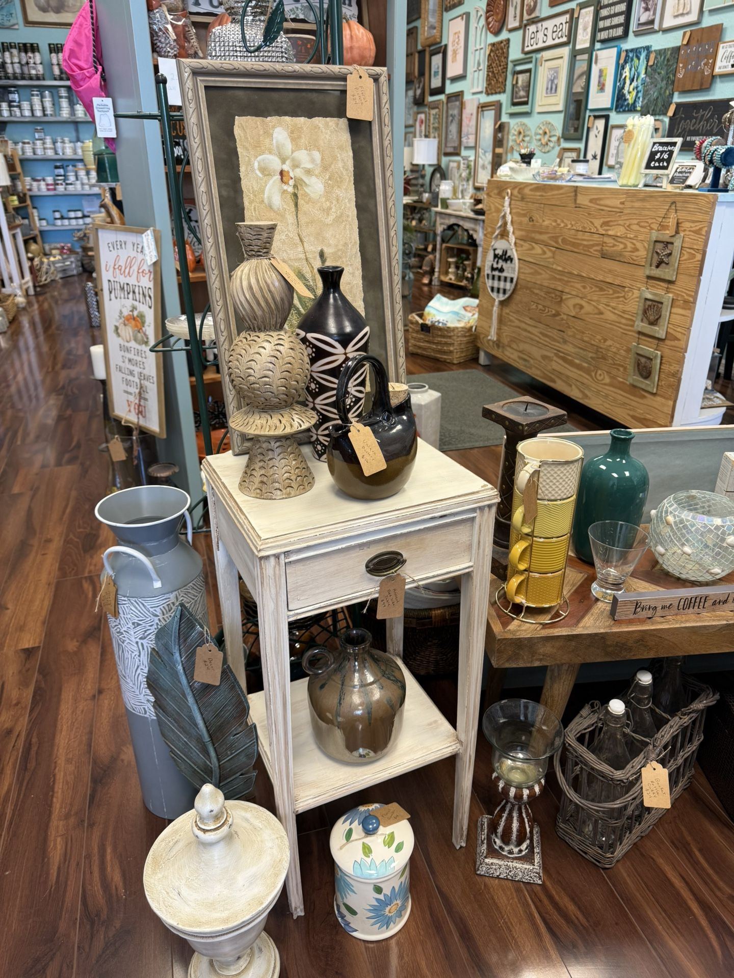 Wooden Antique Off-White Glazed Nightstand / End Table – Distressed Finish – Shabby Chic Furniture