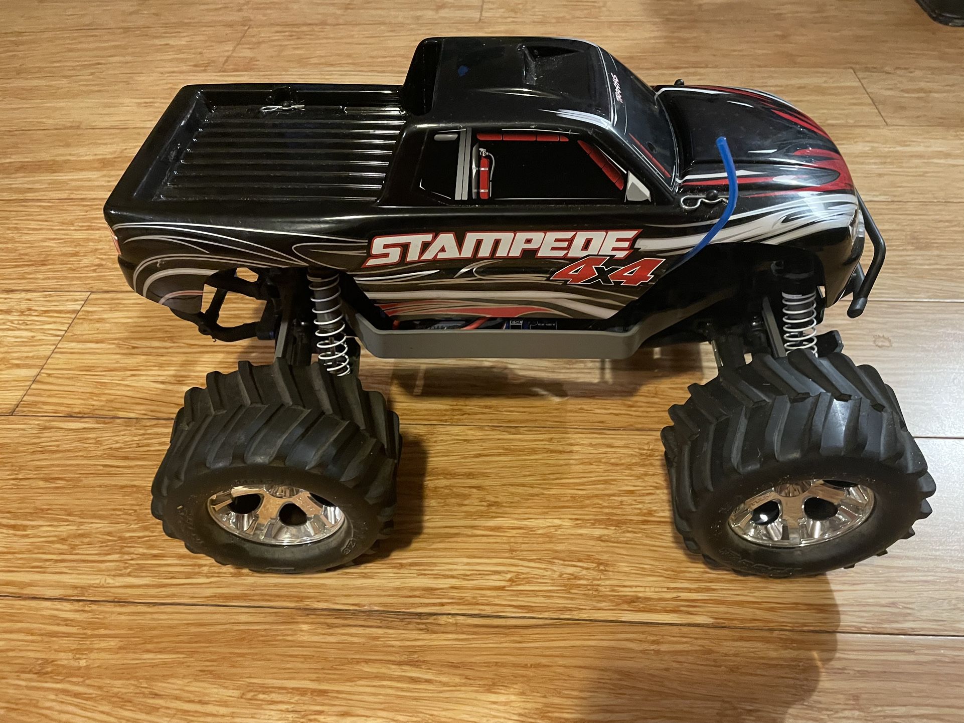 STAMPEDE 4x4 TRAXXAS
