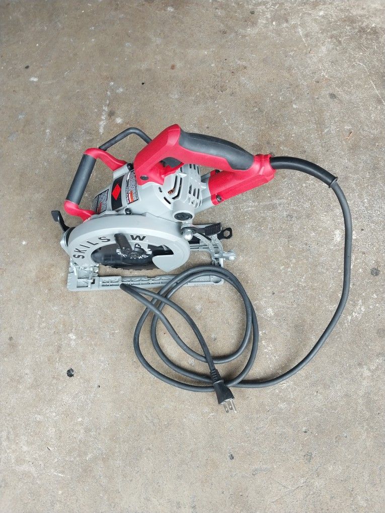 Skill Saw 7 1/4 Worm Drive ( Condition Good )