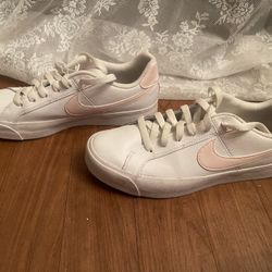 Nike Woman Shoes 
