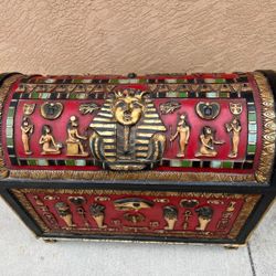 Baรบl/cofre Antiguo